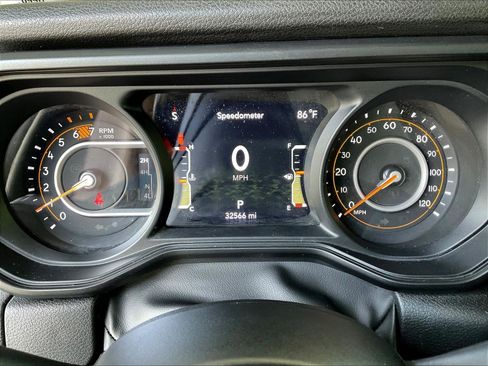 Used 2024 Jeep Wrangler Unlimited Sport AWD/4WD image 13