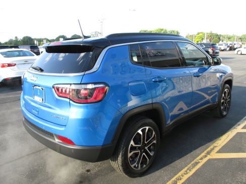 Used 2024 Jeep Compass Limited image 5