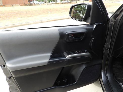 Used 2020 Toyota Tacoma SR5 image 42