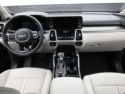 Used 2023 Kia Sorento SX AWD/4WD image 10