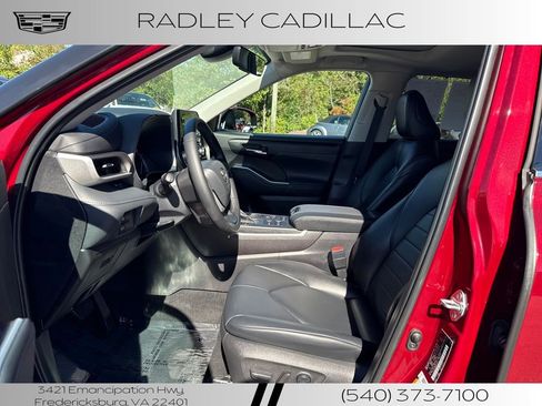 Used 2022 Toyota Highlander XLE image 13