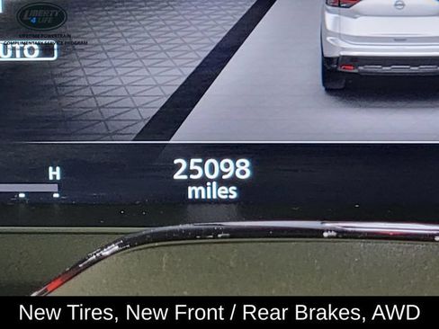 Used 2026 Nissan Rogue SL AWD/4WD image 30