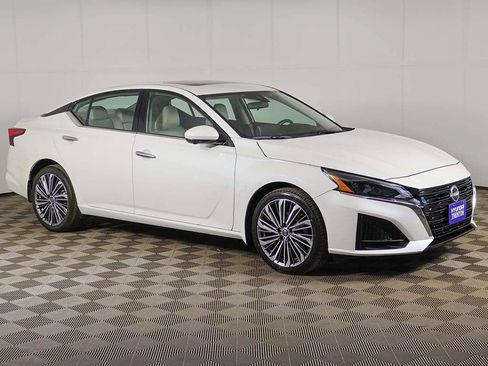 Used 2024 Nissan Altima 2.5 SL AWD/4WD image 45