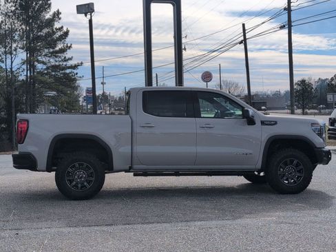 New 2026 GMC Sierra 1500 AT4X AWD/4WD image 7