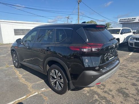 Used 2022 Nissan Rogue SV w/ SV Premium Package image 5