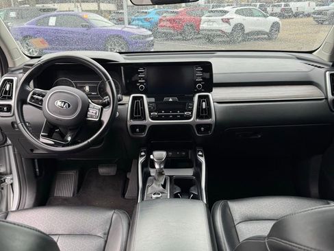 Used 2021 Kia Sorento EX image 17
