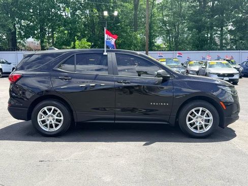 Used 2023 Chevrolet Equinox LS w/ LS Convenience Package AWD/4WD image 4