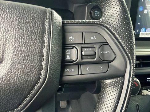 Used 2026 Toyota Tacoma SR5 AWD/4WD image 32