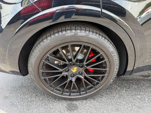 Used 2023 Porsche Cayenne GTS AWD/4WD image 36