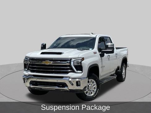 Used 2025 Chevrolet Silverado 2500 LTZ w/ LTZ Premium Package AWD/4WD image 10