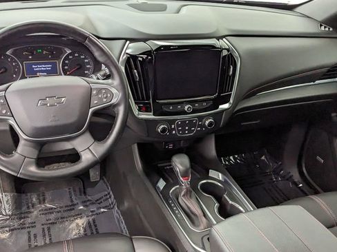 Used 2023 Chevrolet Traverse RS image 4