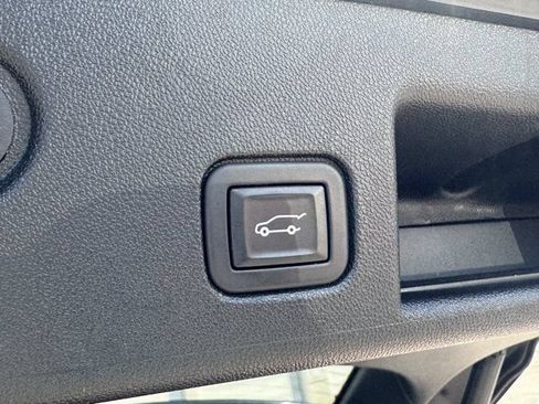 Used 2020 Chevrolet Equinox Premier w/ Premier Redline Edition AWD/4WD image 35