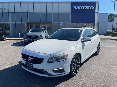 Used 2018 Volvo V60 T5 Dynamic w/ Vision Package image 1