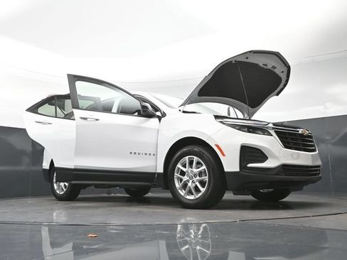 Used 2024 Chevrolet Equinox LS w/ LS Convenience Package FWD image 33