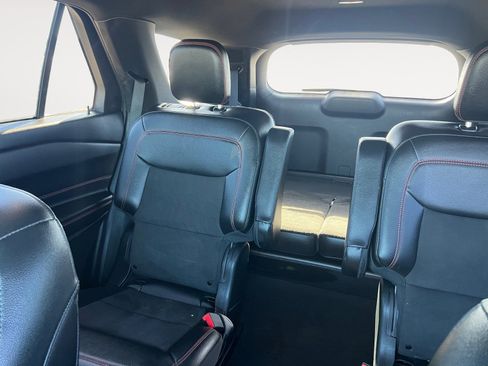 Used 2023 Ford Explorer ST-Line w/ Class IV Trailer Tow Package image 13