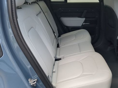 Certified 2025 Land Rover Defender 110 X-Dynamic SE AWD/4WD image 22