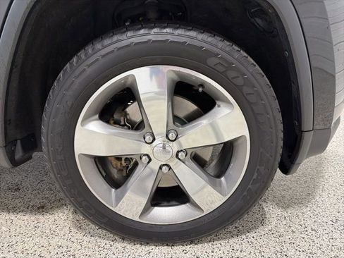 Used 2014 Jeep Grand Cherokee Limited w/ Trailer Tow Group IV image 33