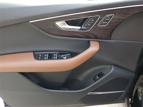 Used 2021 Audi Q7 2.0T Premium Plus w/ Premium Plus Package image 16