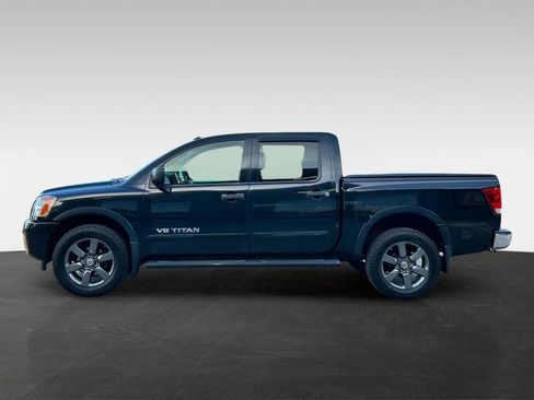 Used 2015 Nissan Titan SV w/ SV Value Truck Package AWD/4WD image 4