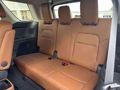 New 2026 Nissan Pathfinder Platinum AWD/4WD image 18