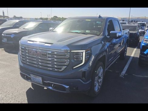 Used 2025 GMC Sierra 1500 Denali w/ Denali Reserve Package AWD/4WD image 6
