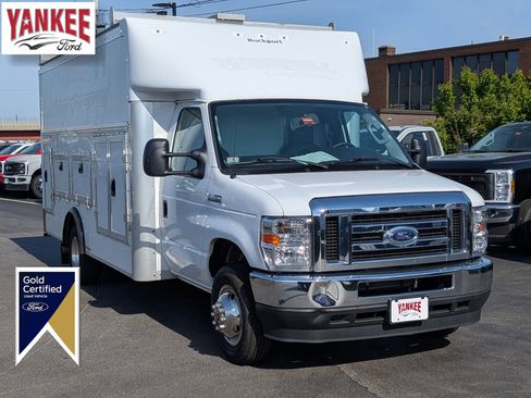 Certified 2022 Ford E-450 and Econoline 450 Super Duty w/ Power Windows & Locks Group RWD image 1