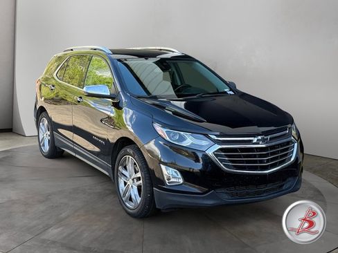 Used 2022 Chevrolet Equinox LS AWD/4WD image 1