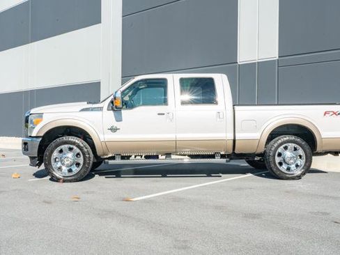 Used 2014 Ford F250 Lariat w/ Lariat Ultimate Package image 4