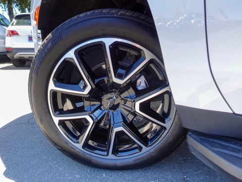 Used 2023 Chevrolet Tahoe RST AWD/4WD image 12