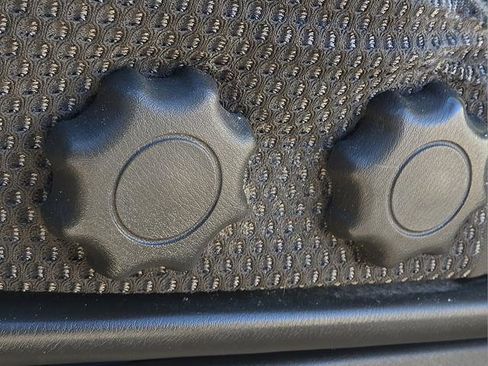 Used 2014 Nissan Frontier Desert Runner image 23