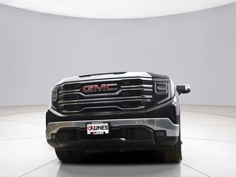 Used 2024 GMC Sierra 1500 SLT w/ X31 Off-Road Package image 43