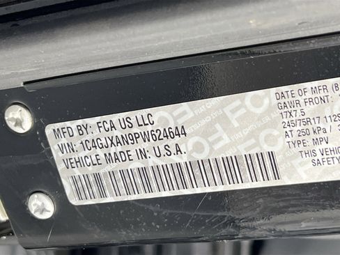 Used 2023 Jeep Wrangler Sport image 29