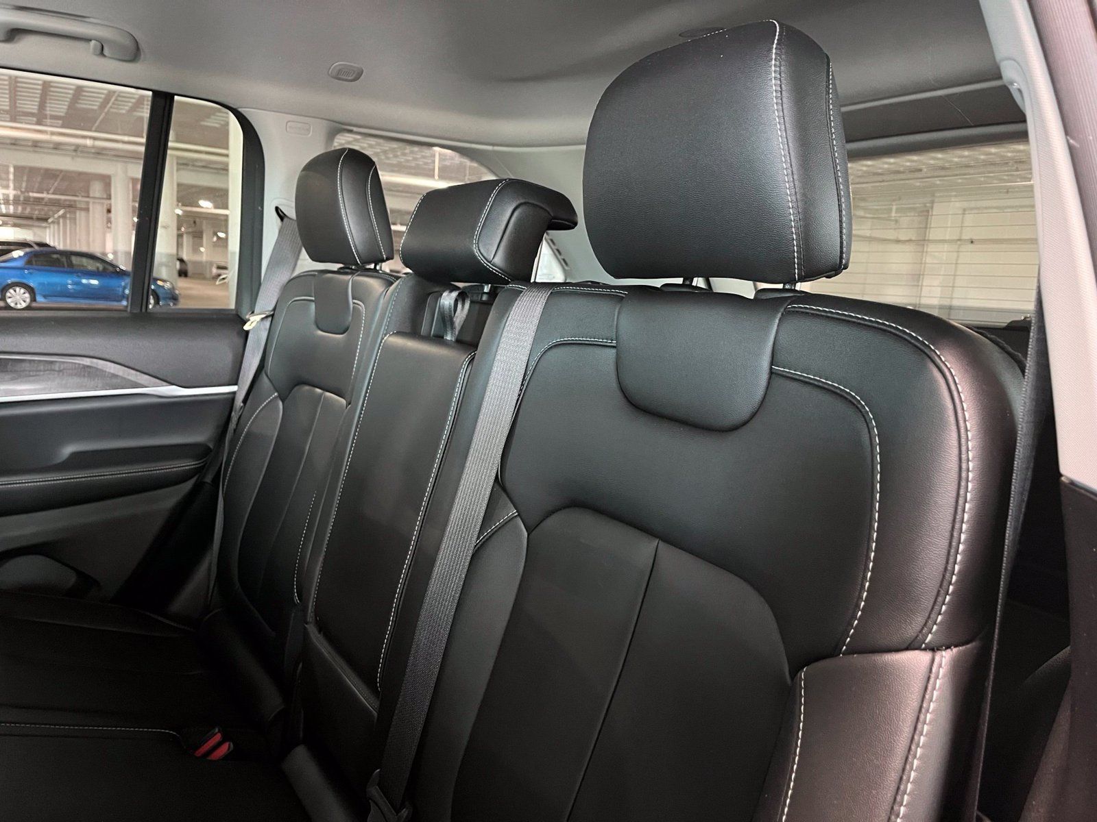 Used 2023 Jeep Grand Cherokee Limited AWD/4WD image 38