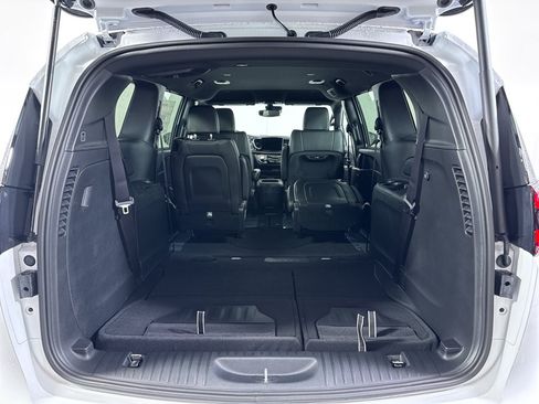 New 2026 Chrysler Pacifica Select w/ S Appearance Package AWD/4WD image 11