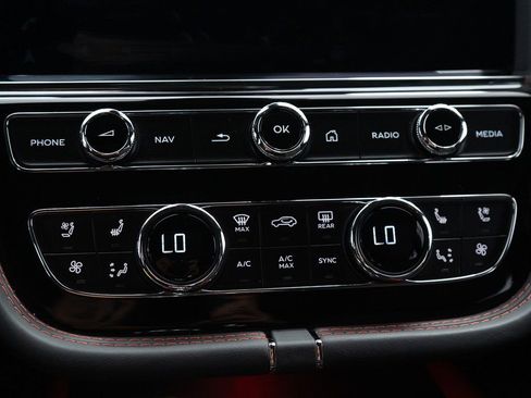 Certified 2025 Bentley Bentayga S Black Edition image 38