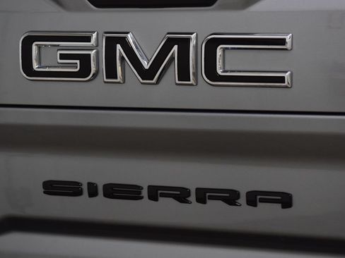 Used 2024 GMC Sierra 2500 AT4 w/ AT4 Preferred Package AWD/4WD image 27