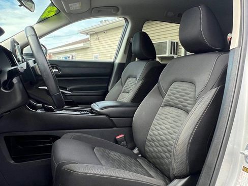 Used 2022 Nissan Pathfinder SV image 10