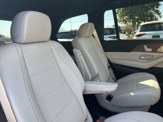 Used 2025 Mercedes-Benz GLS 450 4MATIC image 31