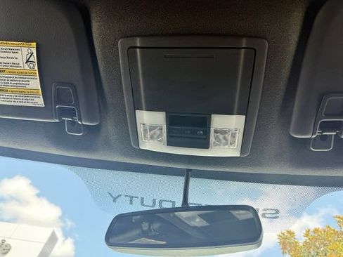 Used 2016 Ford F250 Lariat w/ Lariat Ultimate Package AWD/4WD image 26