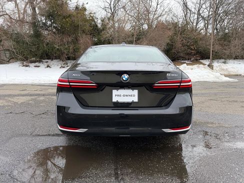 Used 2024 BMW 530i xDrive w/ Premium Package image 4