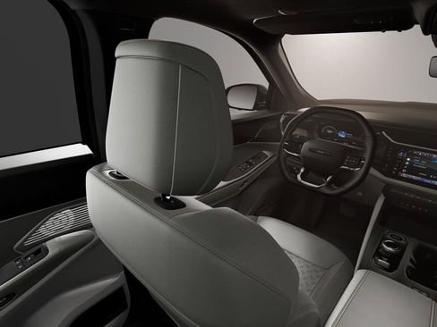 New 2026 Jeep Cherokee Overland w/ Advanced Pro Tech Group image 8