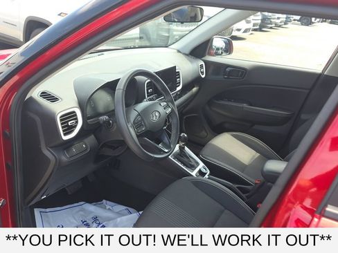 Used 2025 Hyundai Venue Limited FWD image 23