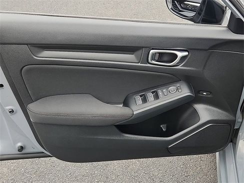 Used 2025 Honda Civic Sport image 12