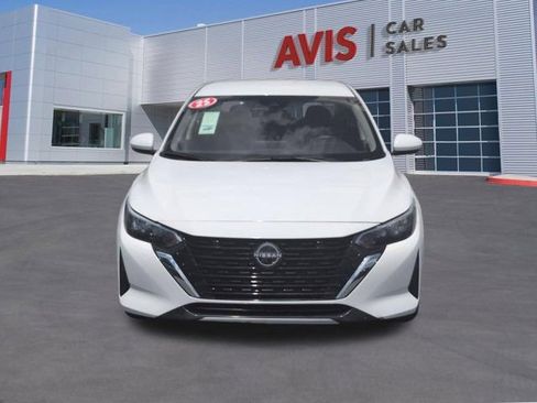Used 2025 Nissan Sentra SV FWD image 2