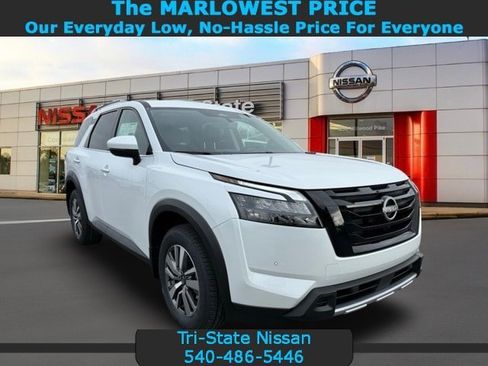 New 2025 Nissan Pathfinder SL w/ Black Appearance Package image 1