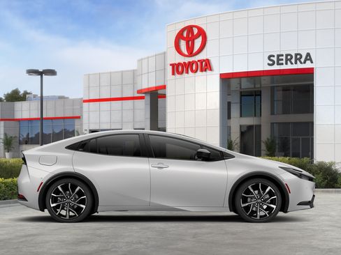 New 2026 Toyota Prius Plug-In Hybrid FWD image 33
