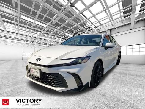 Used 2026 Toyota Camry SE image 8