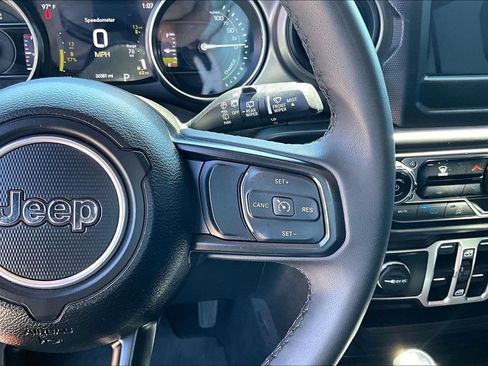 Used 2023 Jeep Wrangler Unlimited w/ Convenience Group AWD/4WD image 15