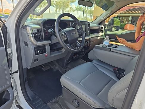 Used 2023 Ford F550 XL image 5