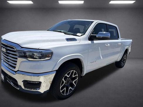 Used 2025 RAM 1500 Laramie AWD/4WD image 10